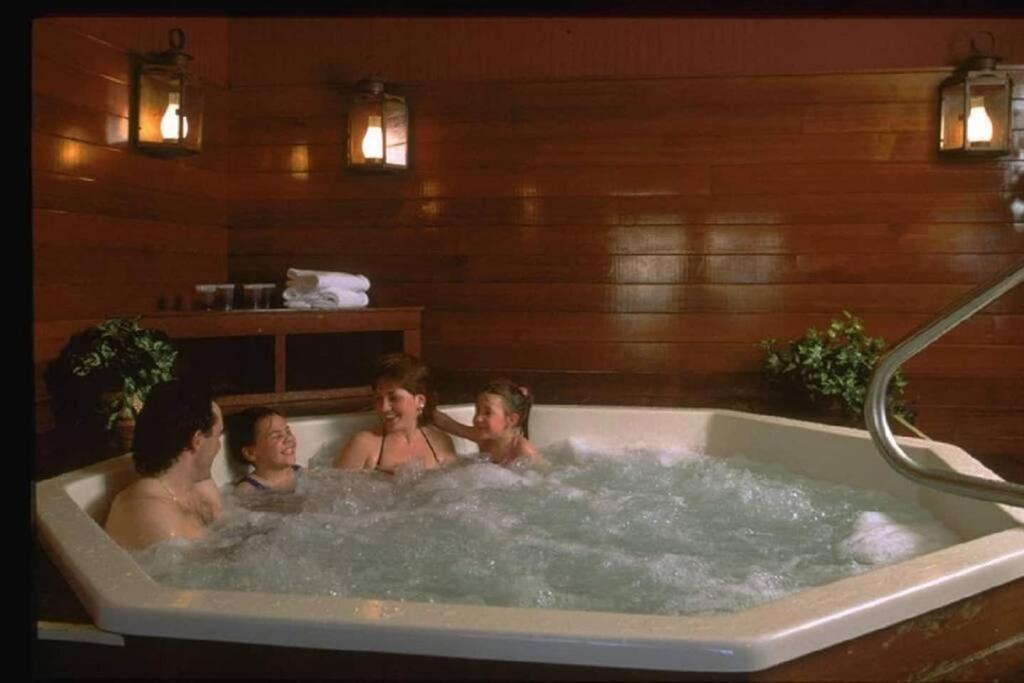Ski On Off 1Br Suite 1St Flr Sleeps 4 Jiminy Peak Hancock Eksteriør billede