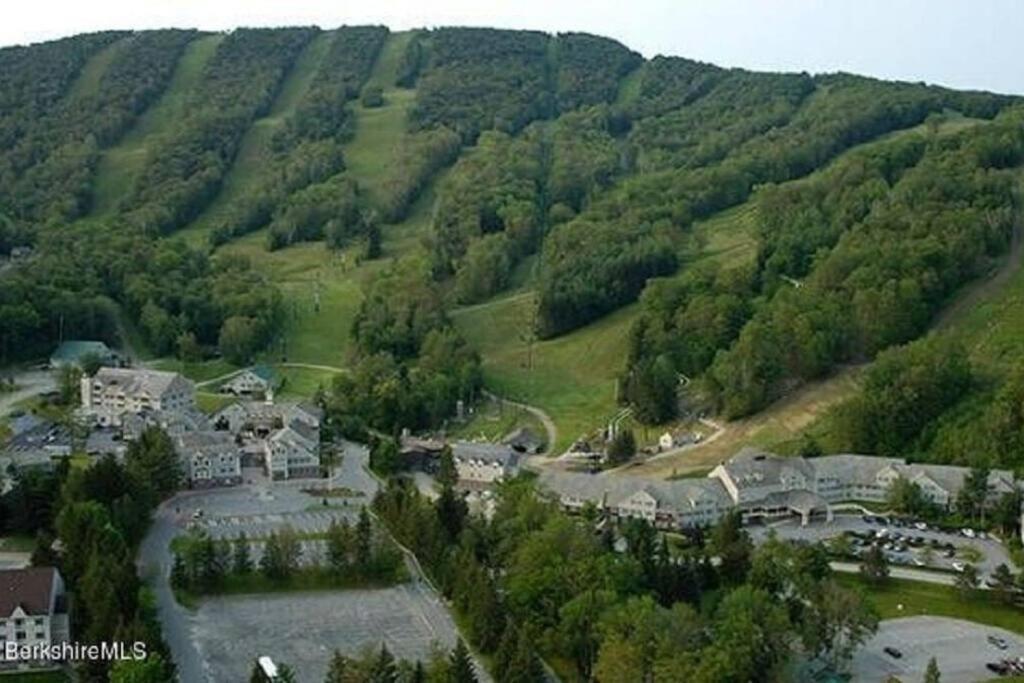 Ski On Off 1Br Suite 1St Flr Sleeps 4 Jiminy Peak Hancock Eksteriør billede